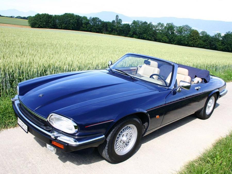  Jaguar XJ-S Convertible 1975 года  (фото 8 из 30)